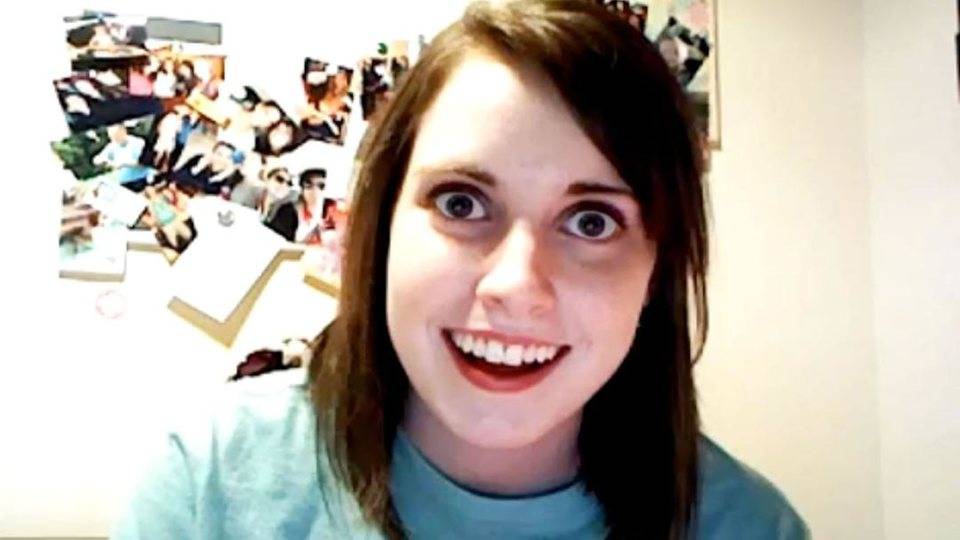 女孩瞥视表情包NFT售出近6万美元，真人表情包为何有价值？