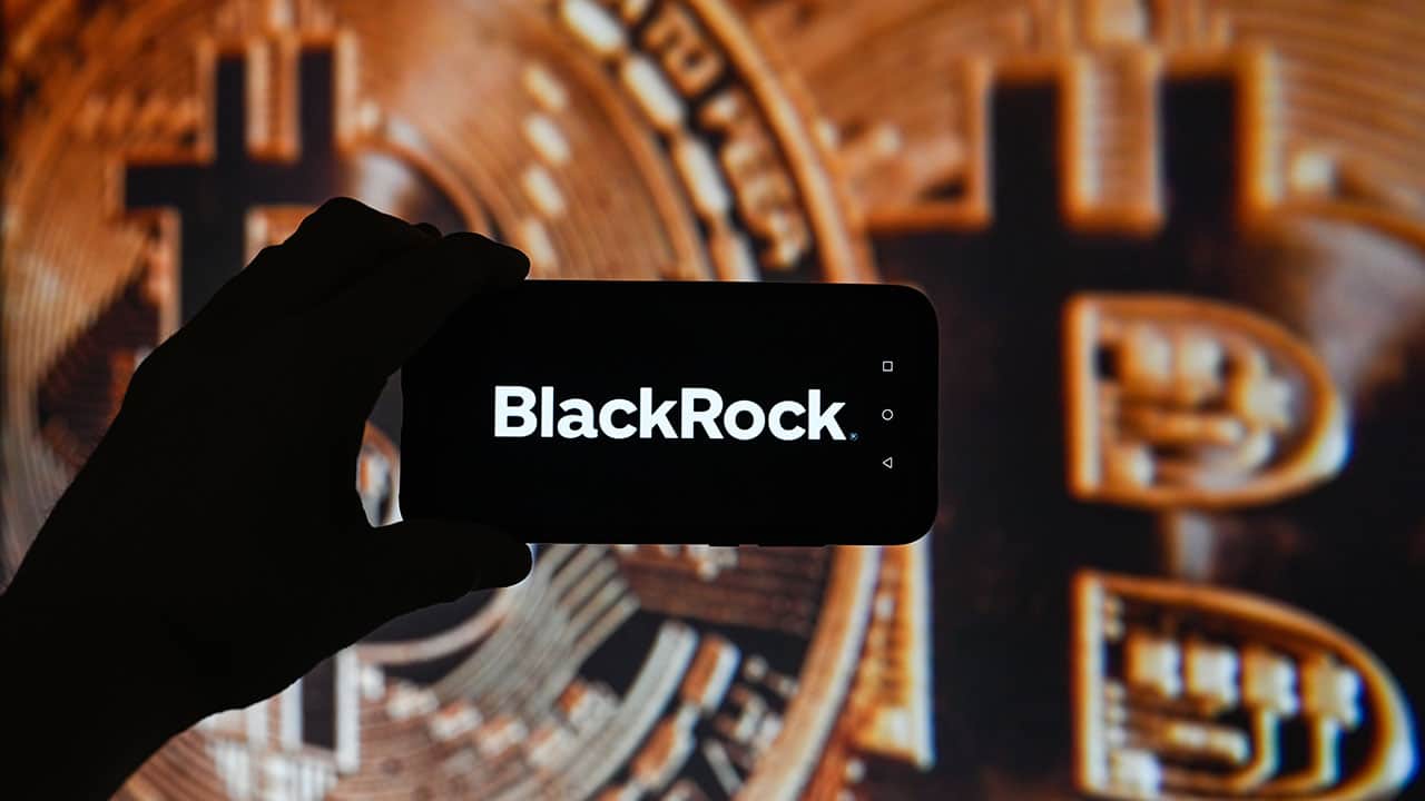 上市不到一年吸金逾 500 亿美元！贝莱德 IBIT 被誉为「ETF 史上最成功的发行」
