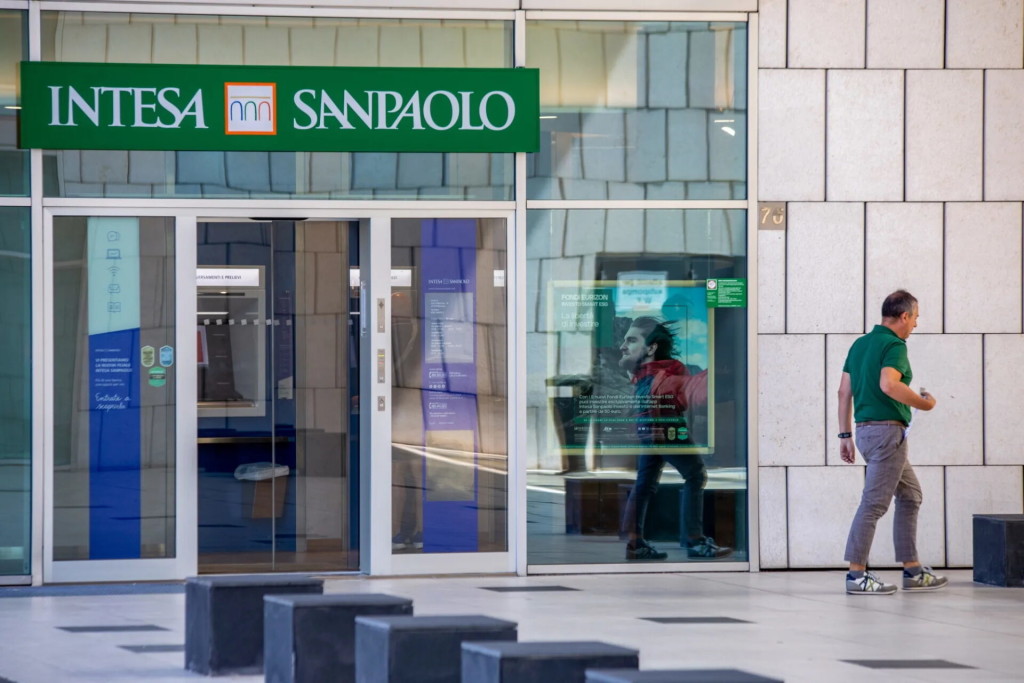 义大利最大银行也入局！Intesa Sanpaolo 砸 100 万欧元买比特币「试水温」