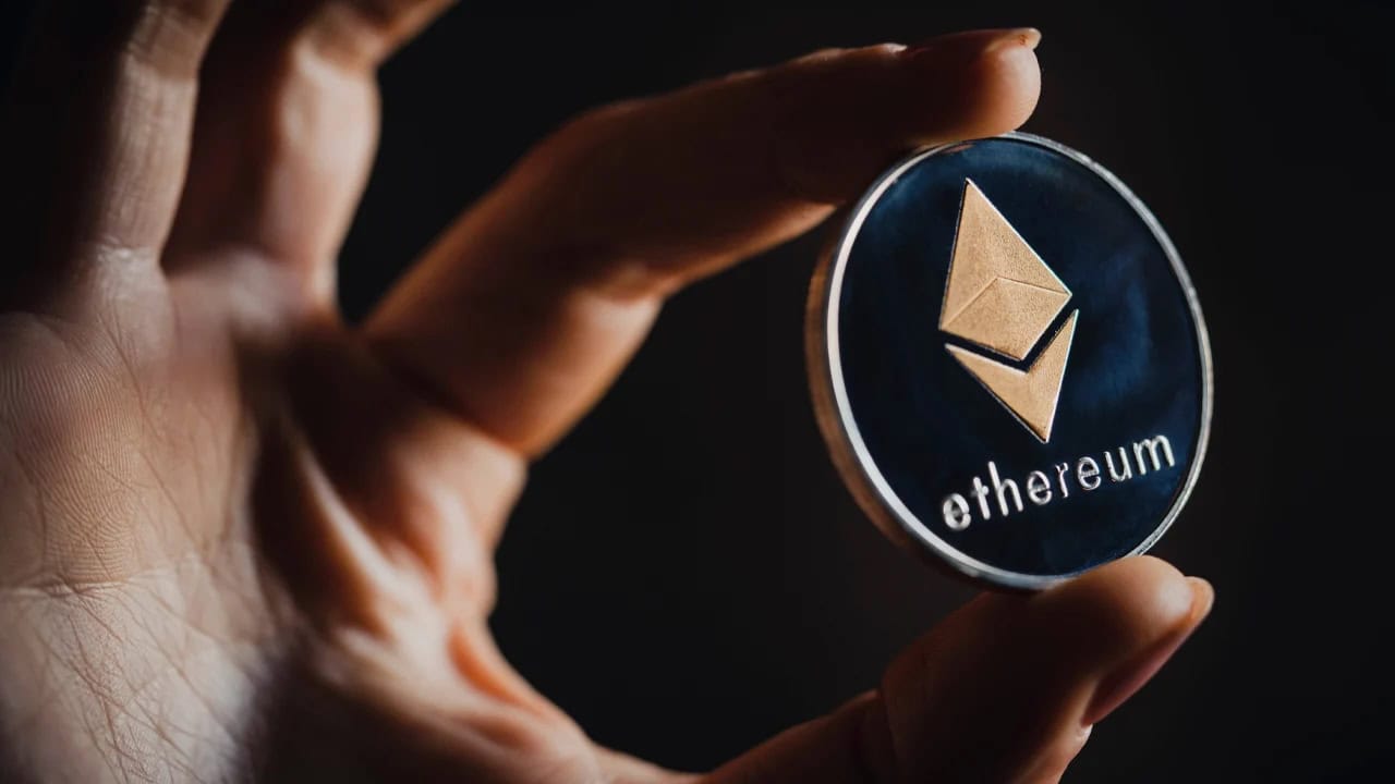 全美首档以太币 ETF 申请引入「质押功能」！以太币闻讯涨逾 6%