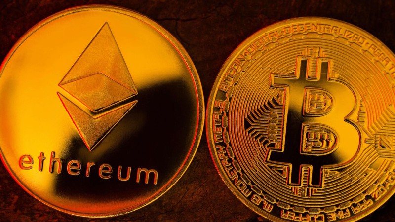 资金大转弯！以太币 ETF 本月狂吸 3.93 亿美元，投资人弃守比特币 ETF