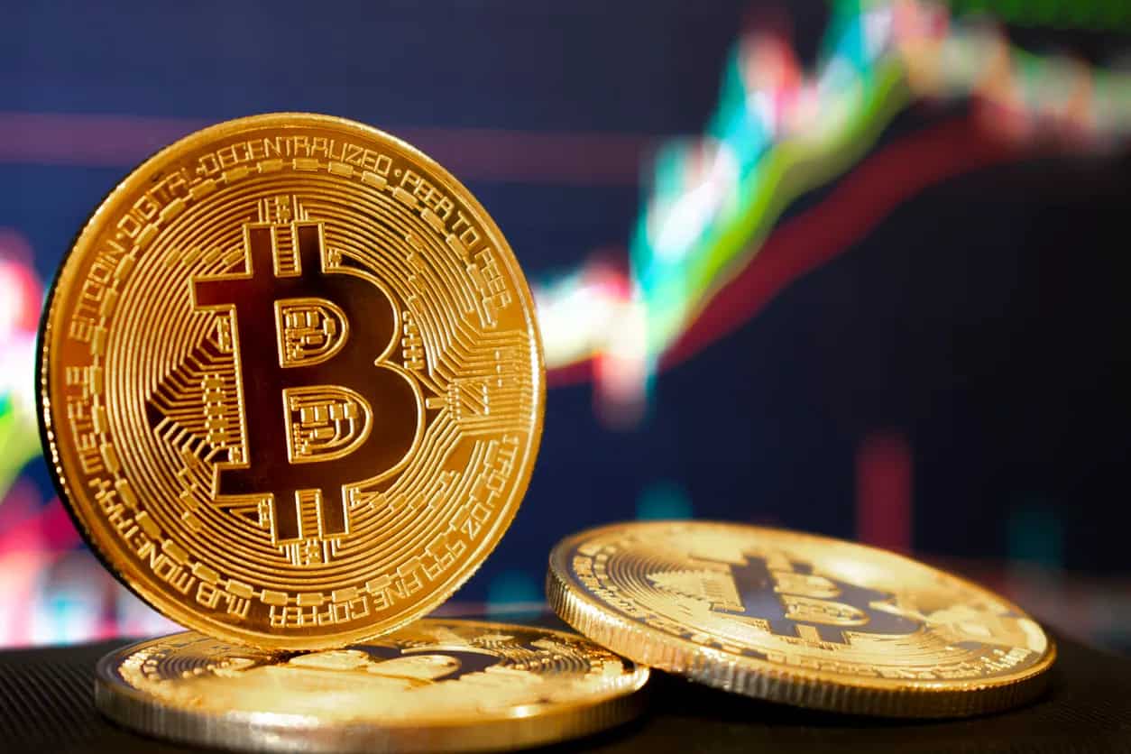 逆势飙破 8.8 万美元！比特币走势与美股脱钩？