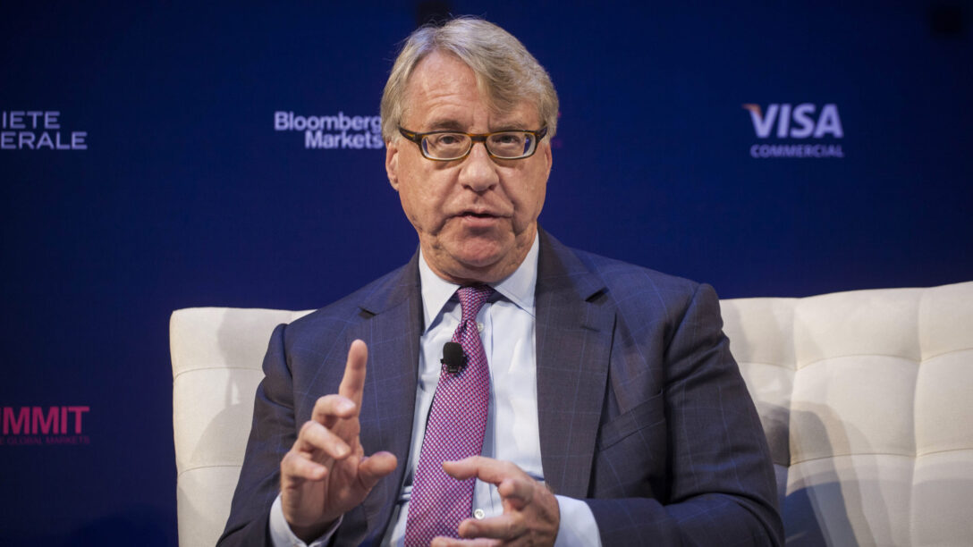 传奇空头撤退！Jim Chanos 平仓 MSTR 空单，「比特币储备股」有望迎涨？