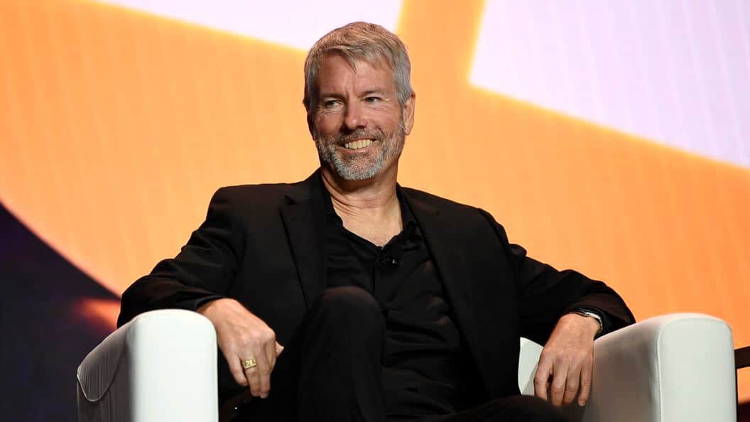 打脸「卖币」传闻！Strategy 砸 8.3 亿美元、大手笔扫进 8,178 枚比特币