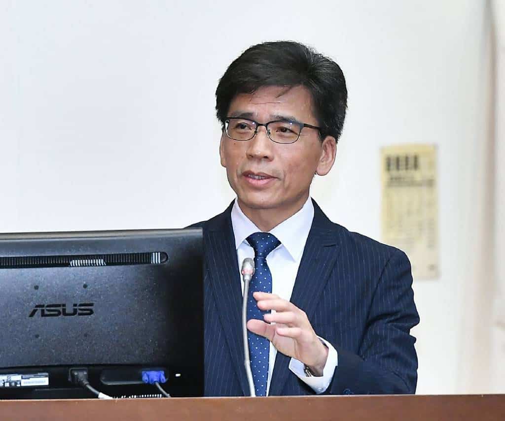 虚拟资产专法列优先法案！彭金隆：6 个月内订保管指引、境外币商 2 路径落地