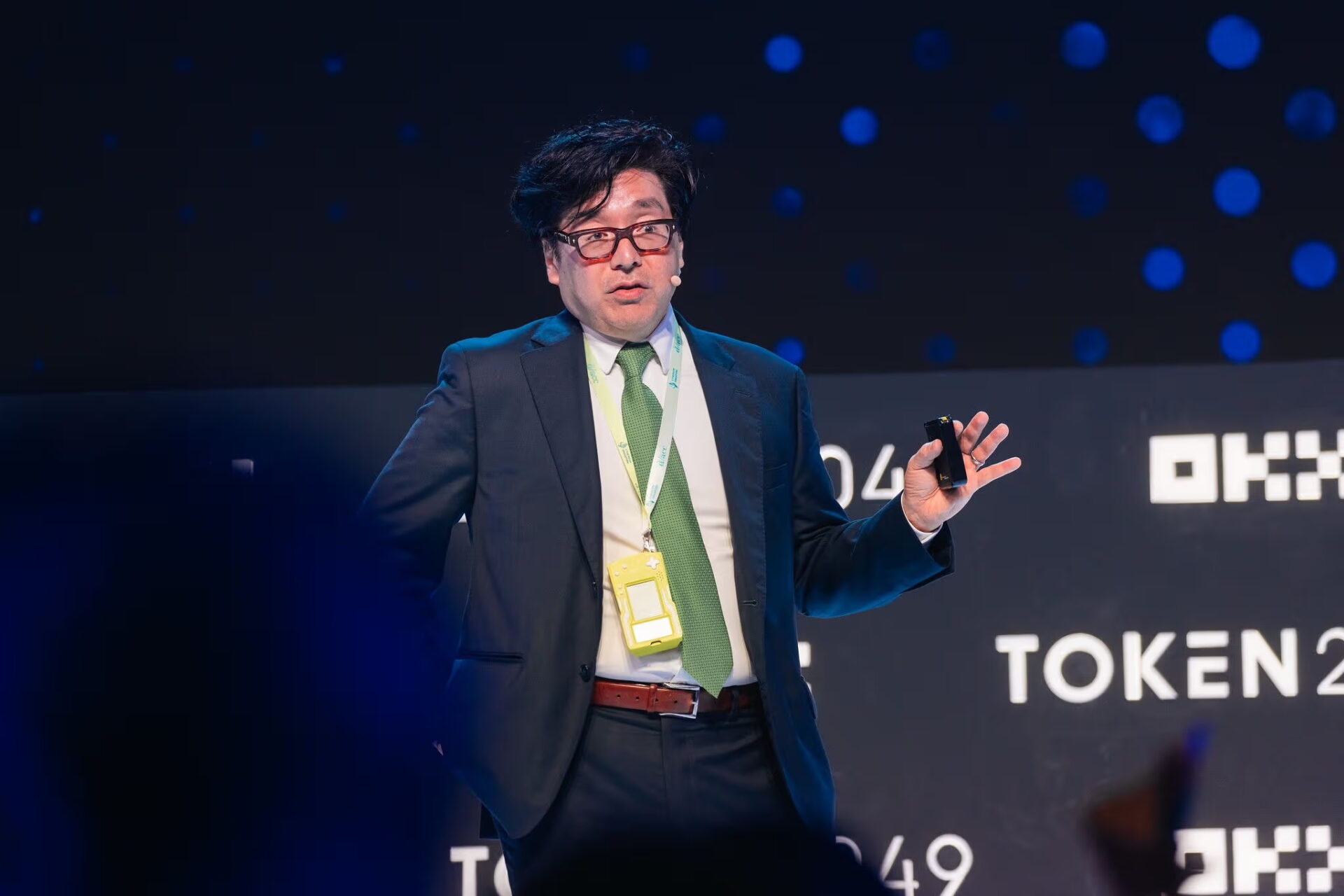 Bitmine 又砸 2.38 亿美元买以太币！Tom Lee 高呼：「加密春天」来了