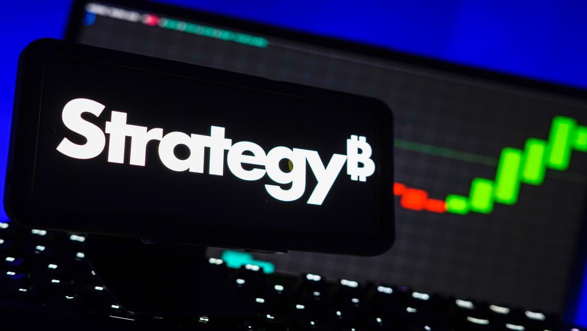看好 Strategy 加速囤币、去杠杆！TD Cowen 调升 MSTR 目标价至 400 美元