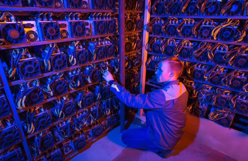 矿商的 AI 豪赌：估值进入分化阶段，翻身仗不好打