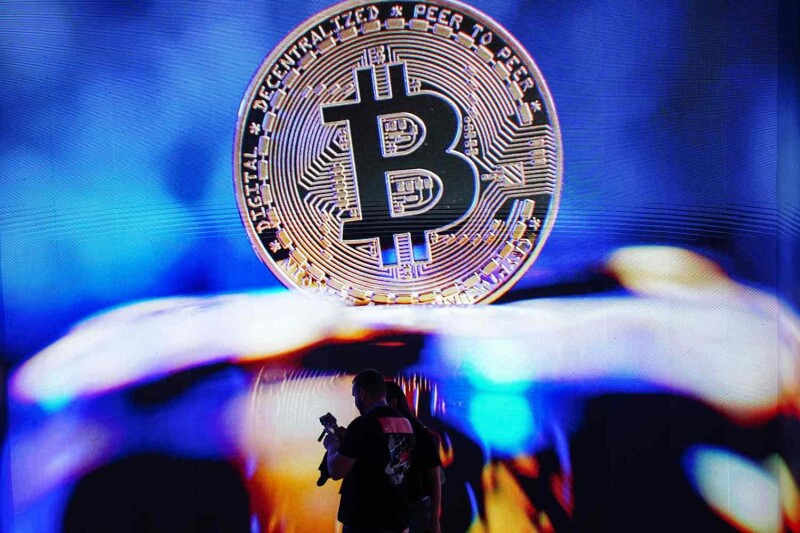 长期持有者「认赔杀出」！Glassnode：比特币已步入熊市尾声