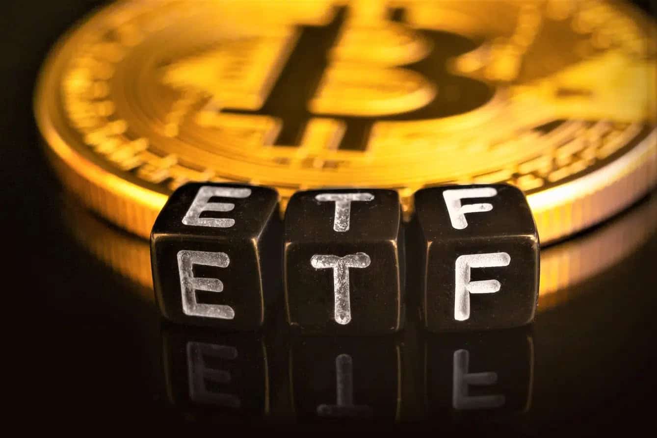 比特币 ETF 撤资突然加速！三日失血 4.5 亿美元，ARKB 单日遭撤 1.64 亿